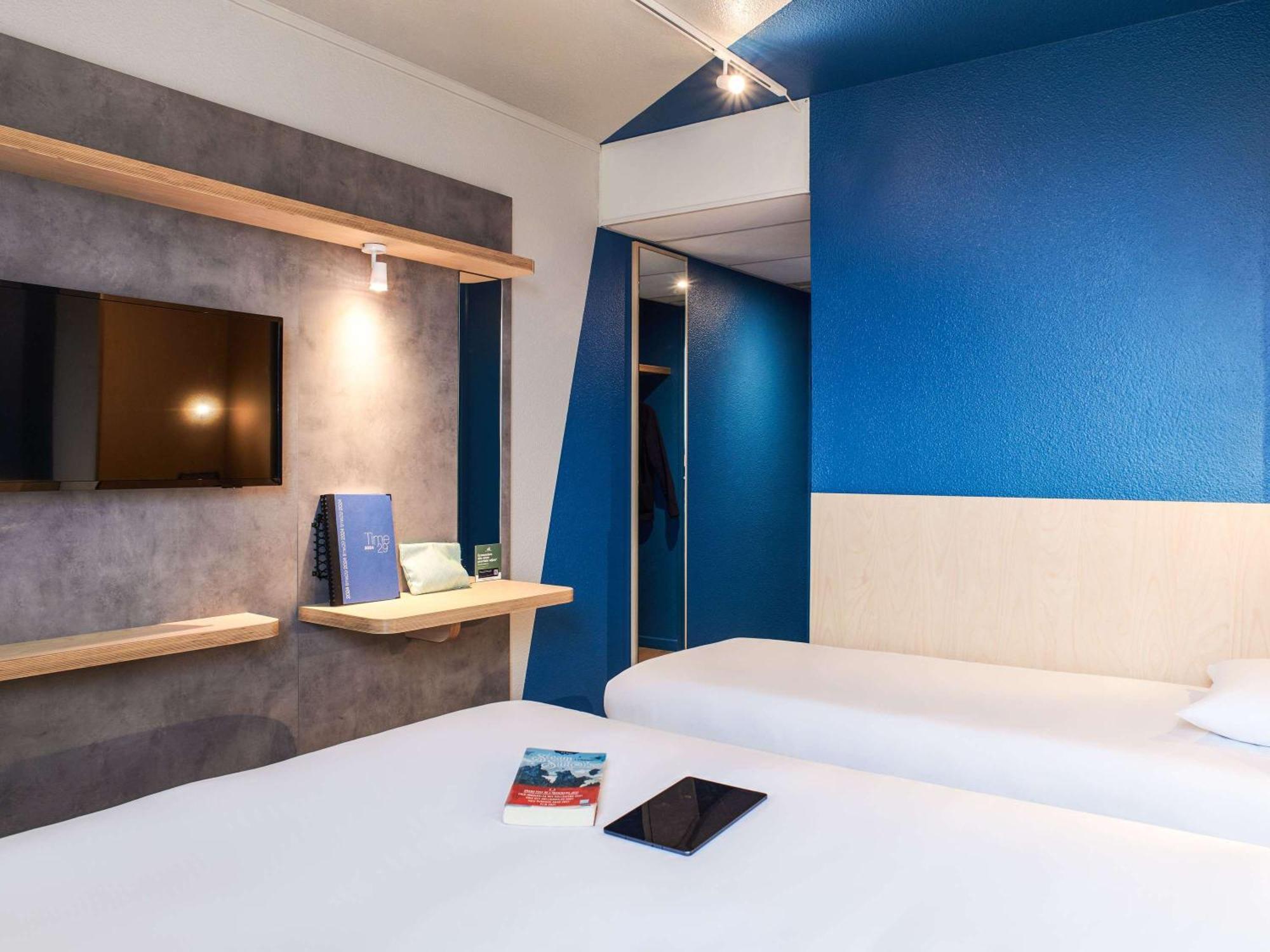 Hotel Ibis Budget Nantes Ouest Atlantis Couëron Екстериор снимка