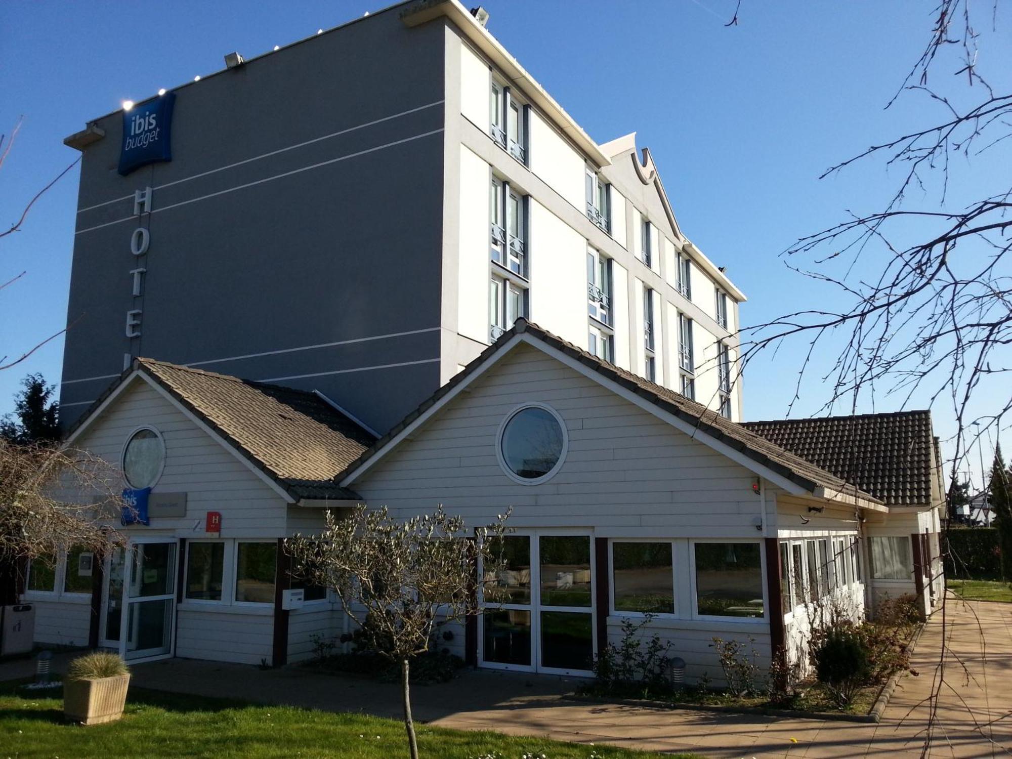 Hotel Ibis Budget Nantes Ouest Atlantis Couëron Екстериор снимка